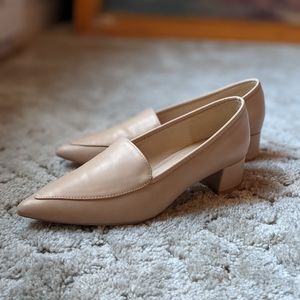 Beige Le Chateau loafers size 39 never worn!